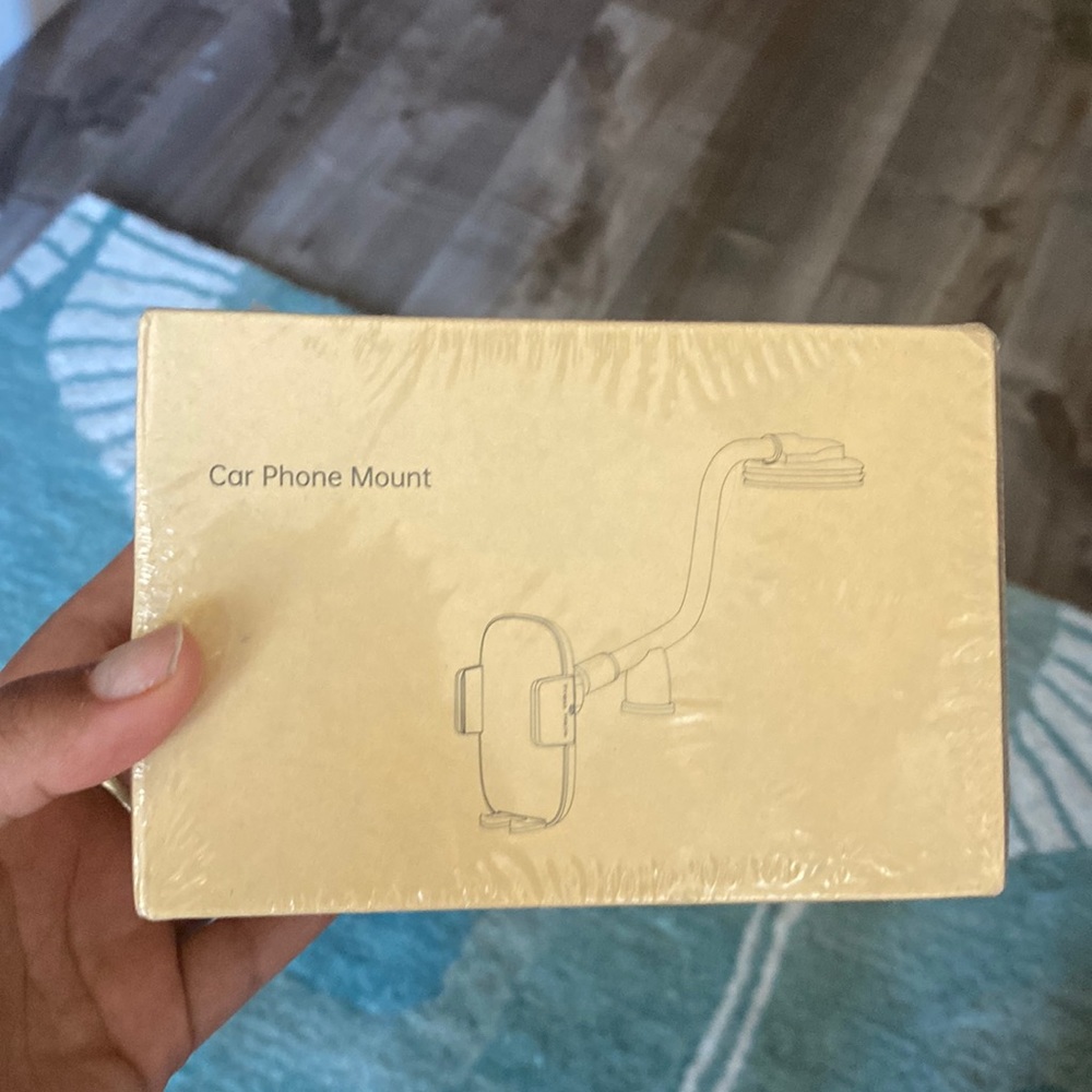 Car phone mount